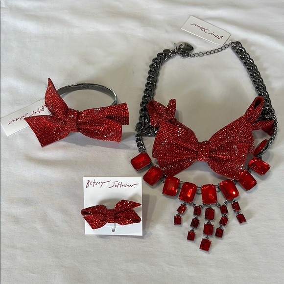 Betsey Johnson Red Bow Jewelry Set Sparkly Necklace Ring and Bracelet NEW